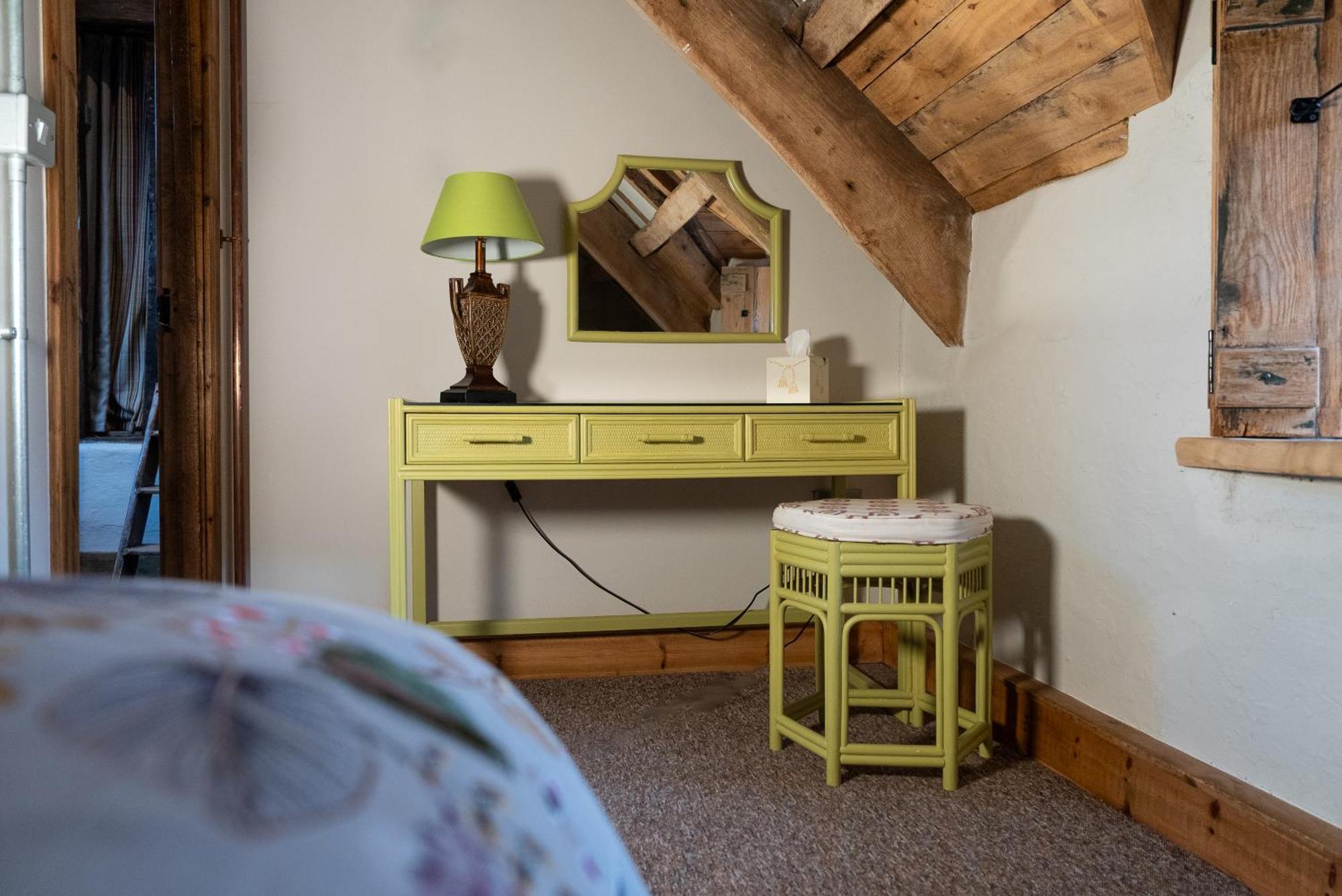 Gileston Manor-Self Catering Apartment Saint Athans Екстериор снимка